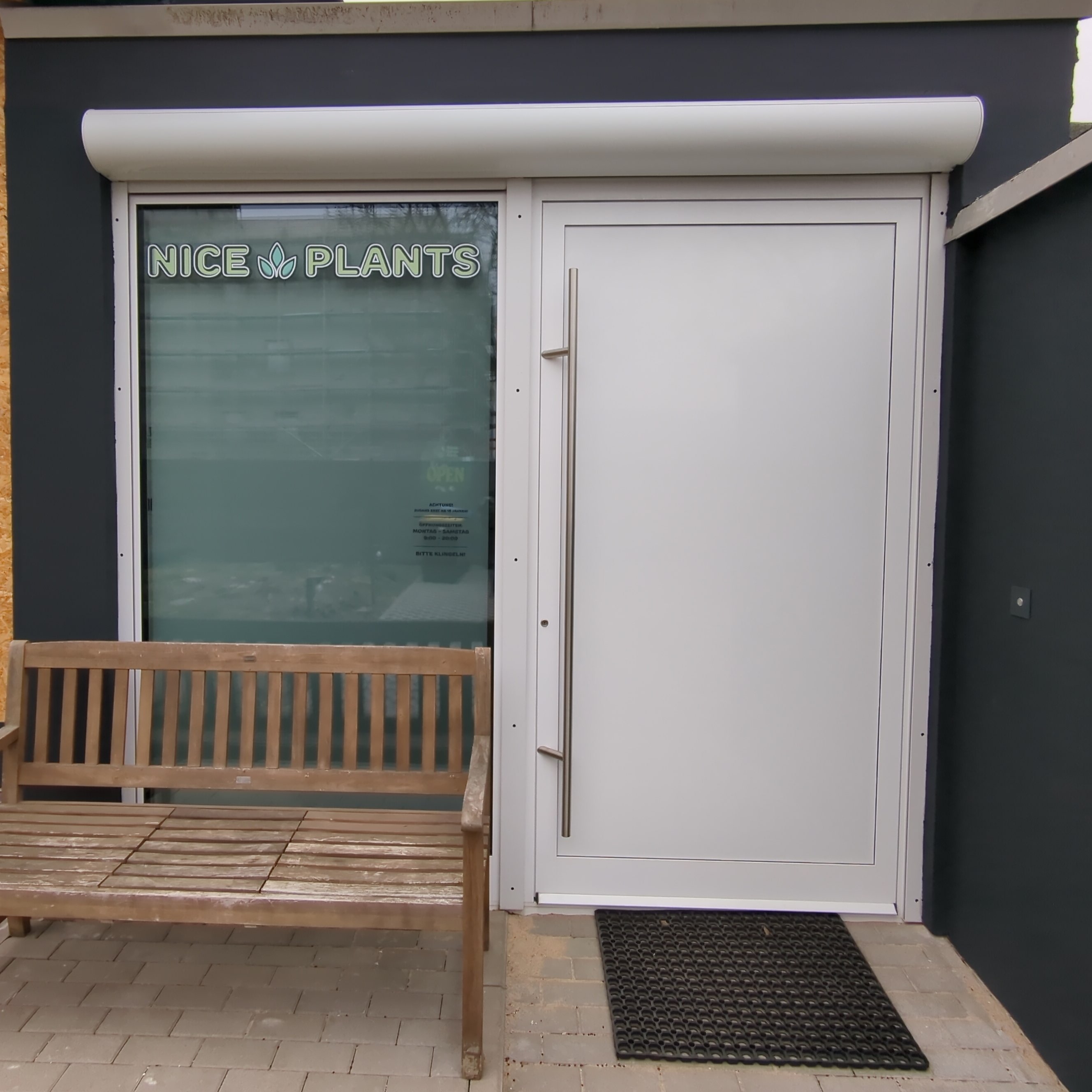 Aussen-Ansicht von Nice Plants
